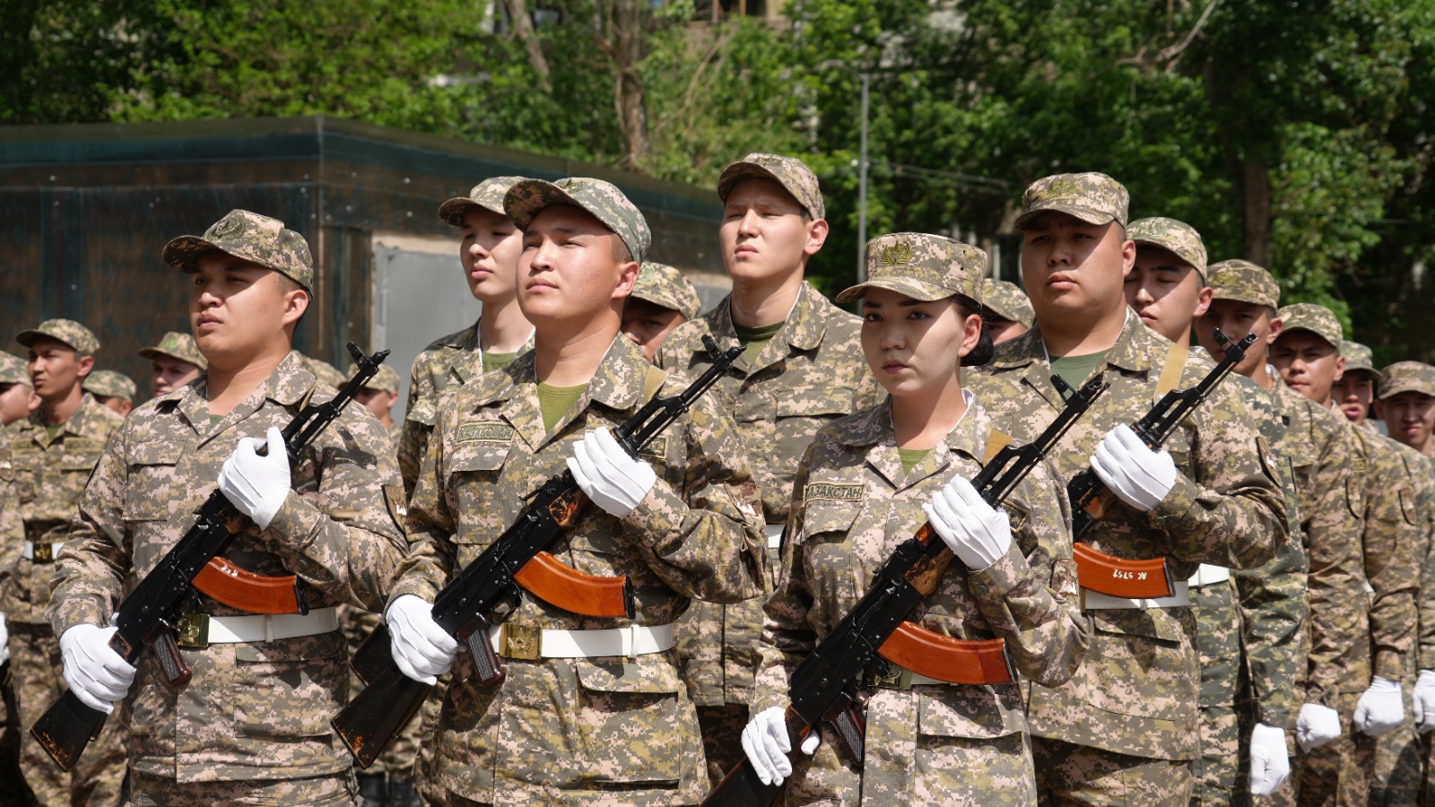 Церемония принятия присяги выпускниками военной кафедры Университет Омир