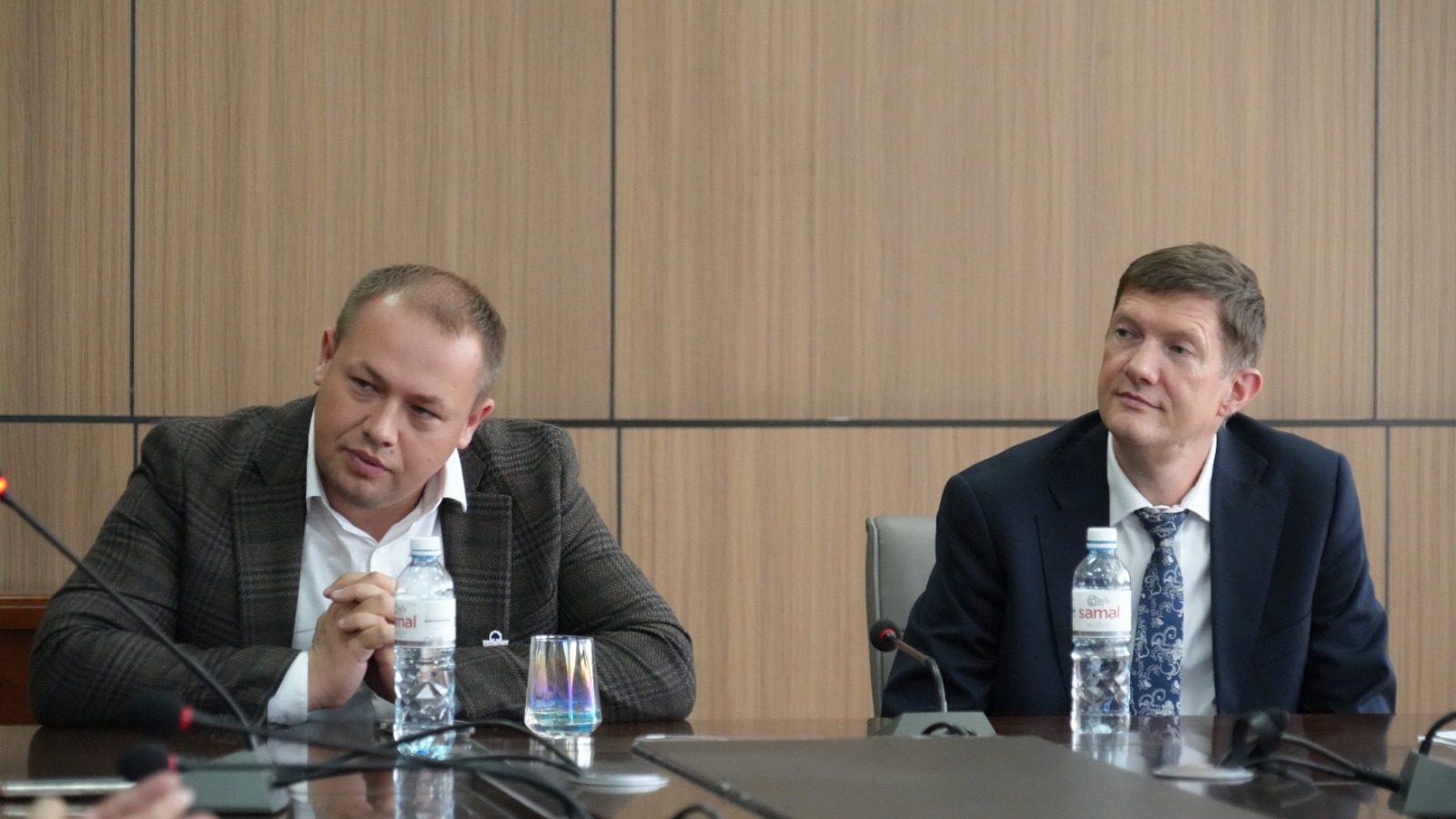в Инновационном университете «Омир» состоялась гостевая лекция о роли искусственного интеллекта в цифровой трансформации